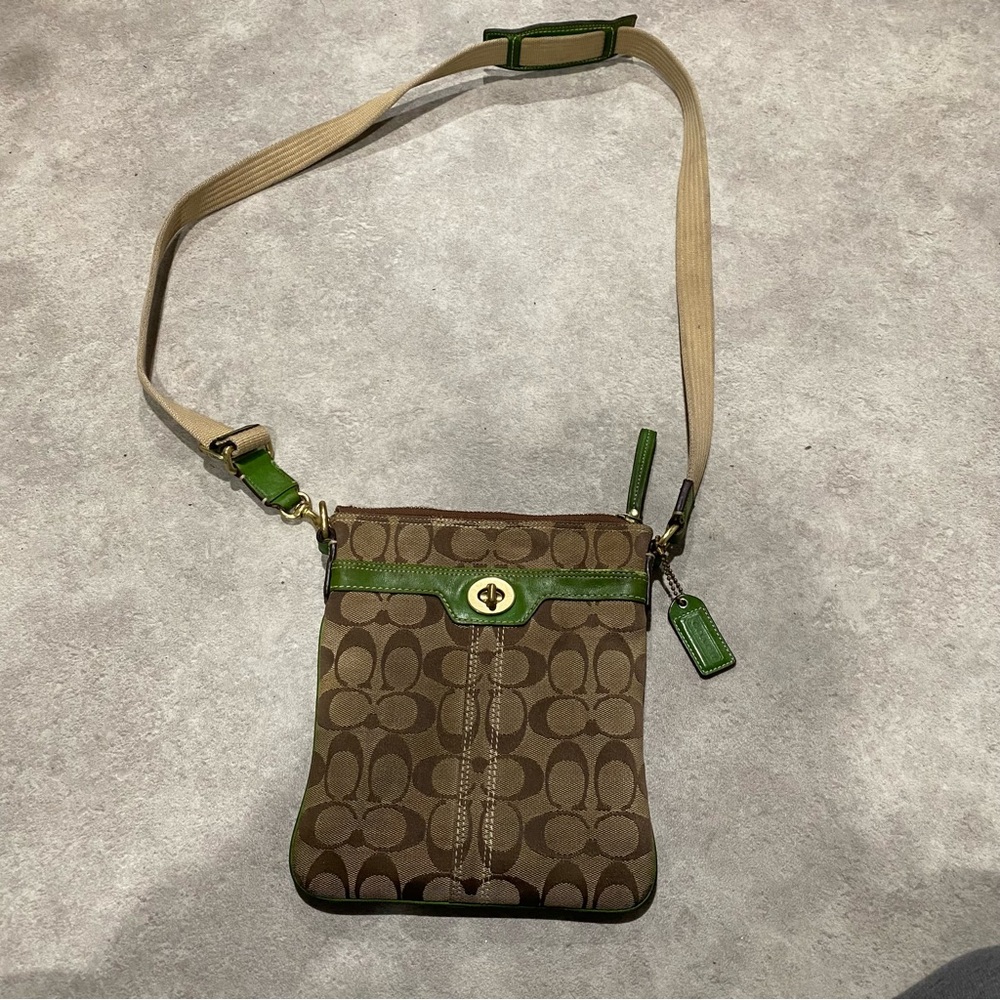 Coach signature Y2K canvas crossbody bag With Green Trim